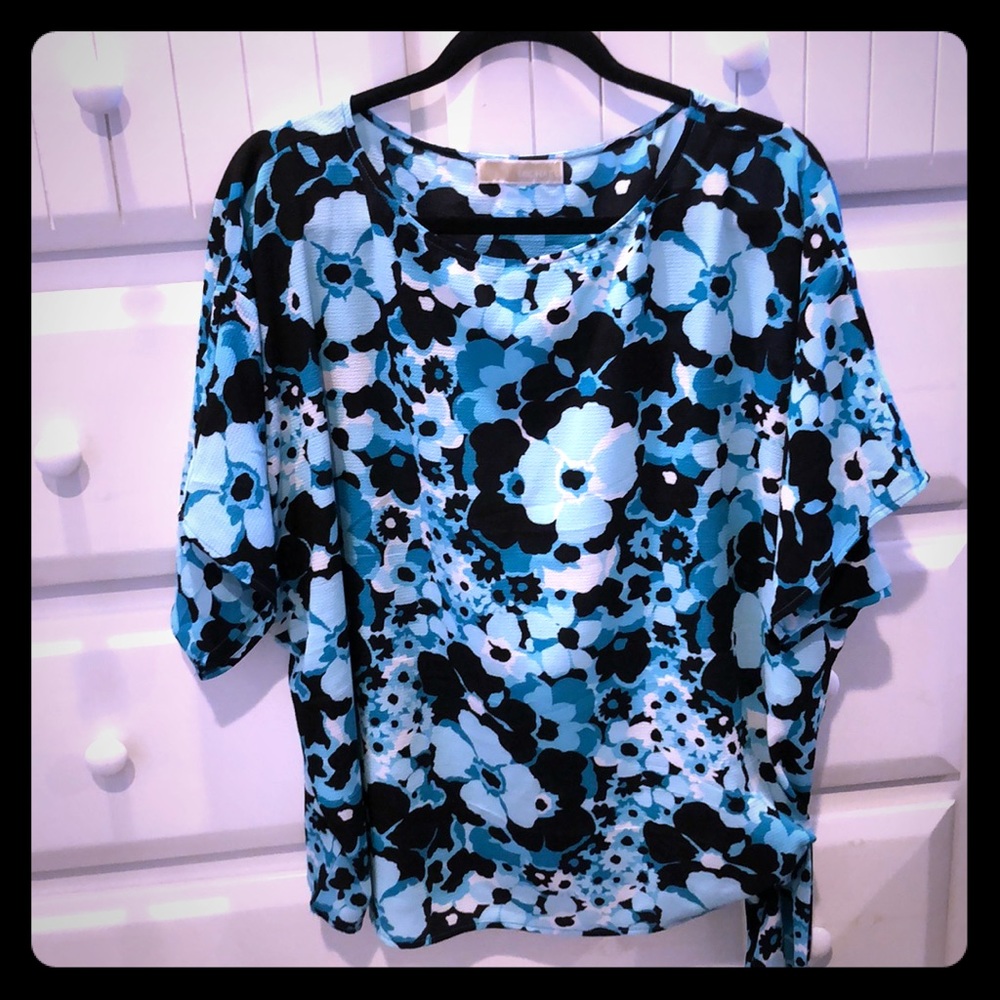 COPY - Michael Kors top. Size XXL.